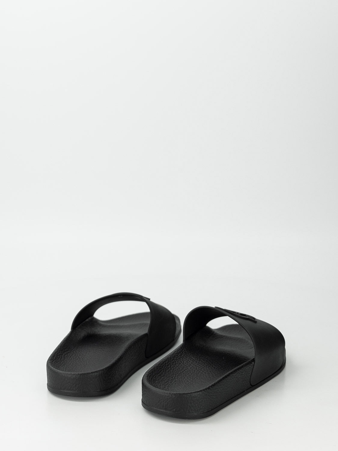 Moncler Enfant Kids Slides Petit Basile in 6900000216-6.jpg | NICKIS.com