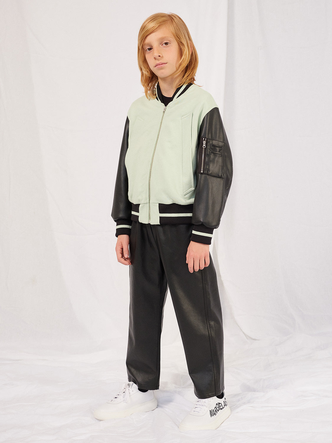 MM6 Maison Margiela Kids pants in 6908805689-2.jpg | NICKIS.com