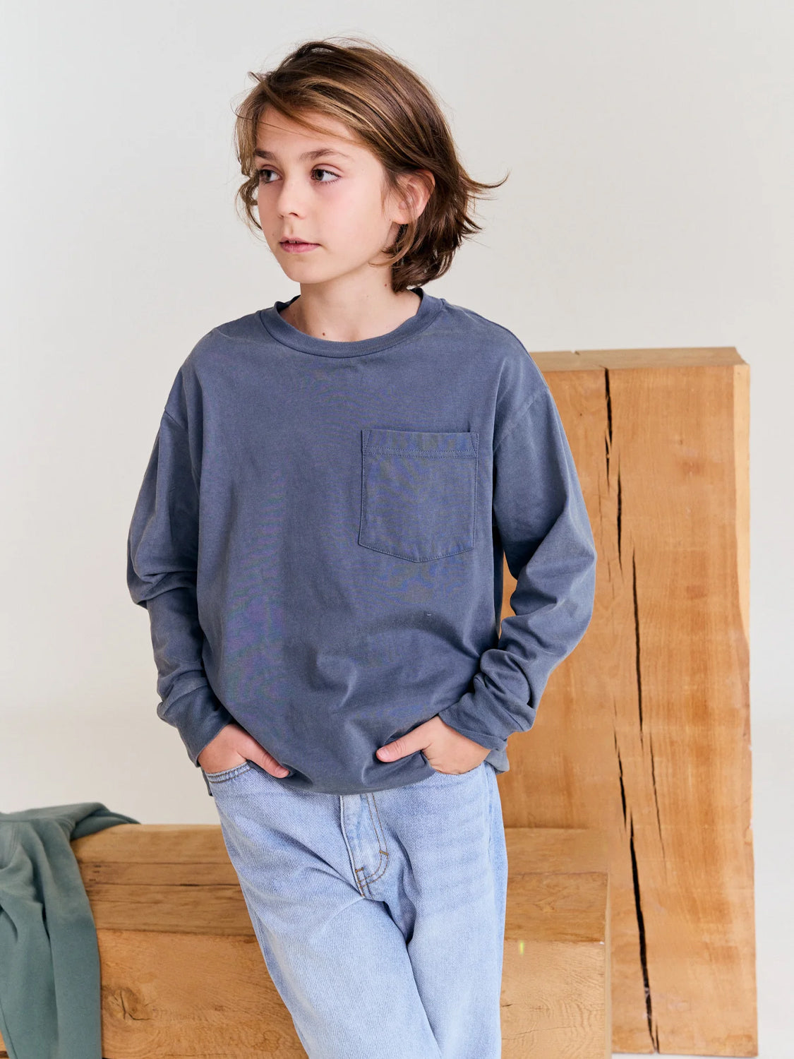 7402328990-2.jpg