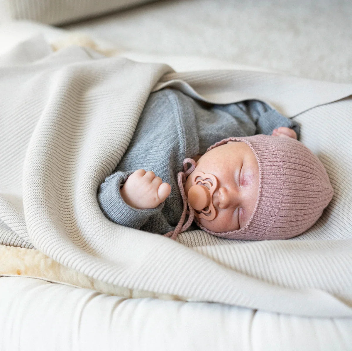 THE WOOLLY BABY HAT - cloud grey