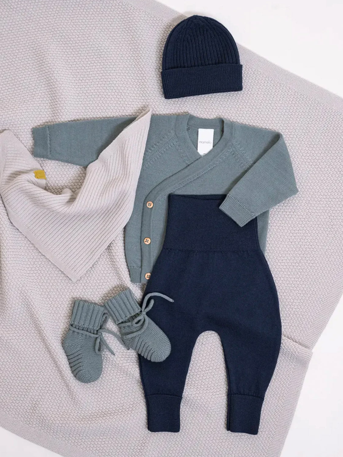 THE WOOLLY BEANIE - midnight blue