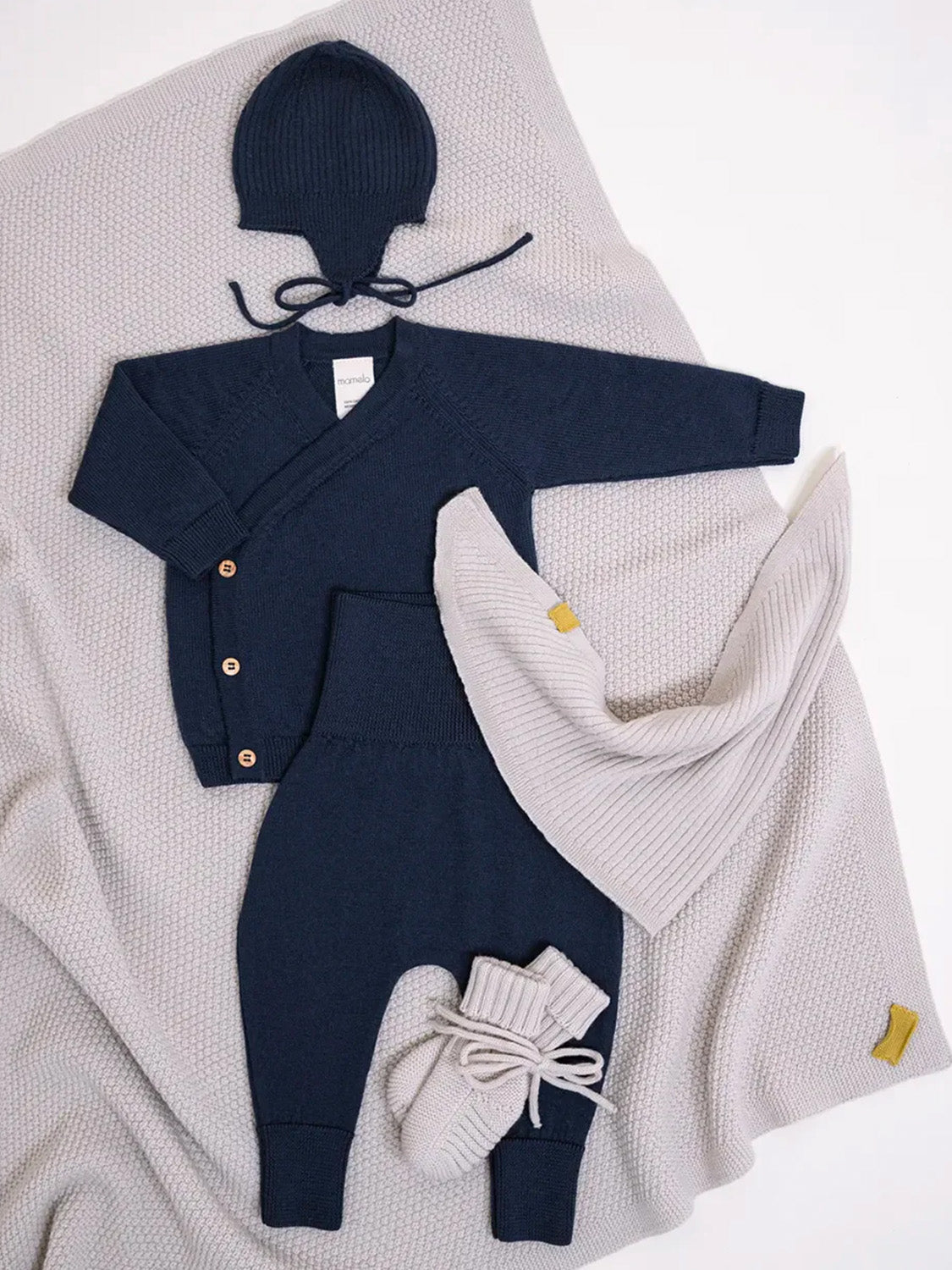 THE WOOLLY BABY HAT - midnight blue