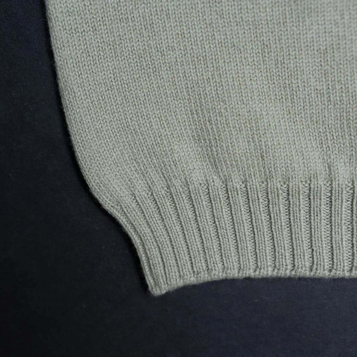 THE WOOLLY BABY SWEATER - light matcha