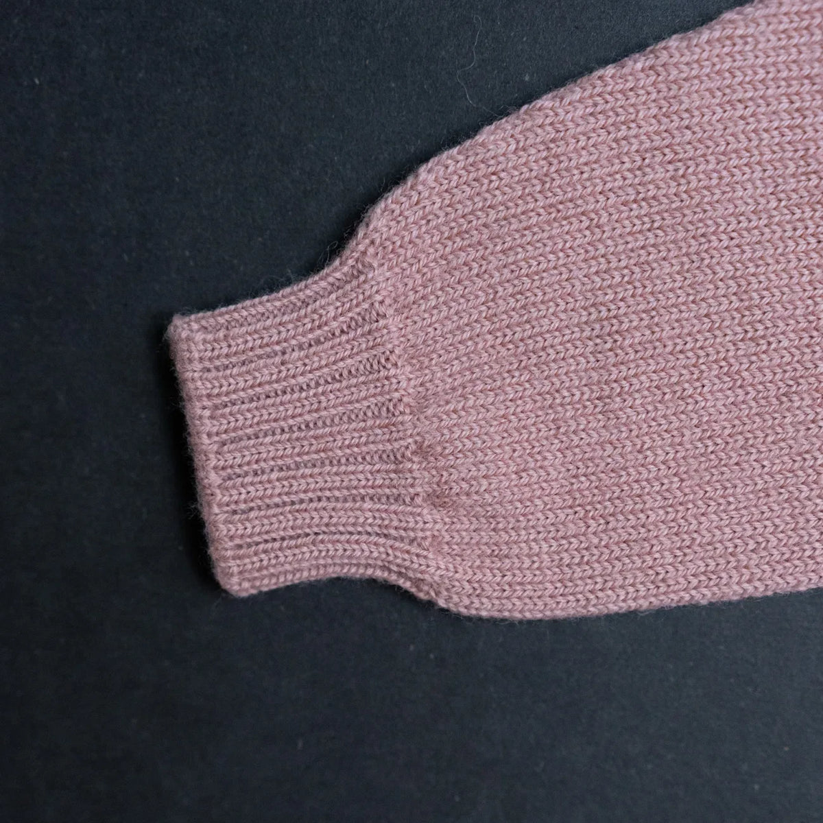THE WOOLLY BABY SWEATER - rose