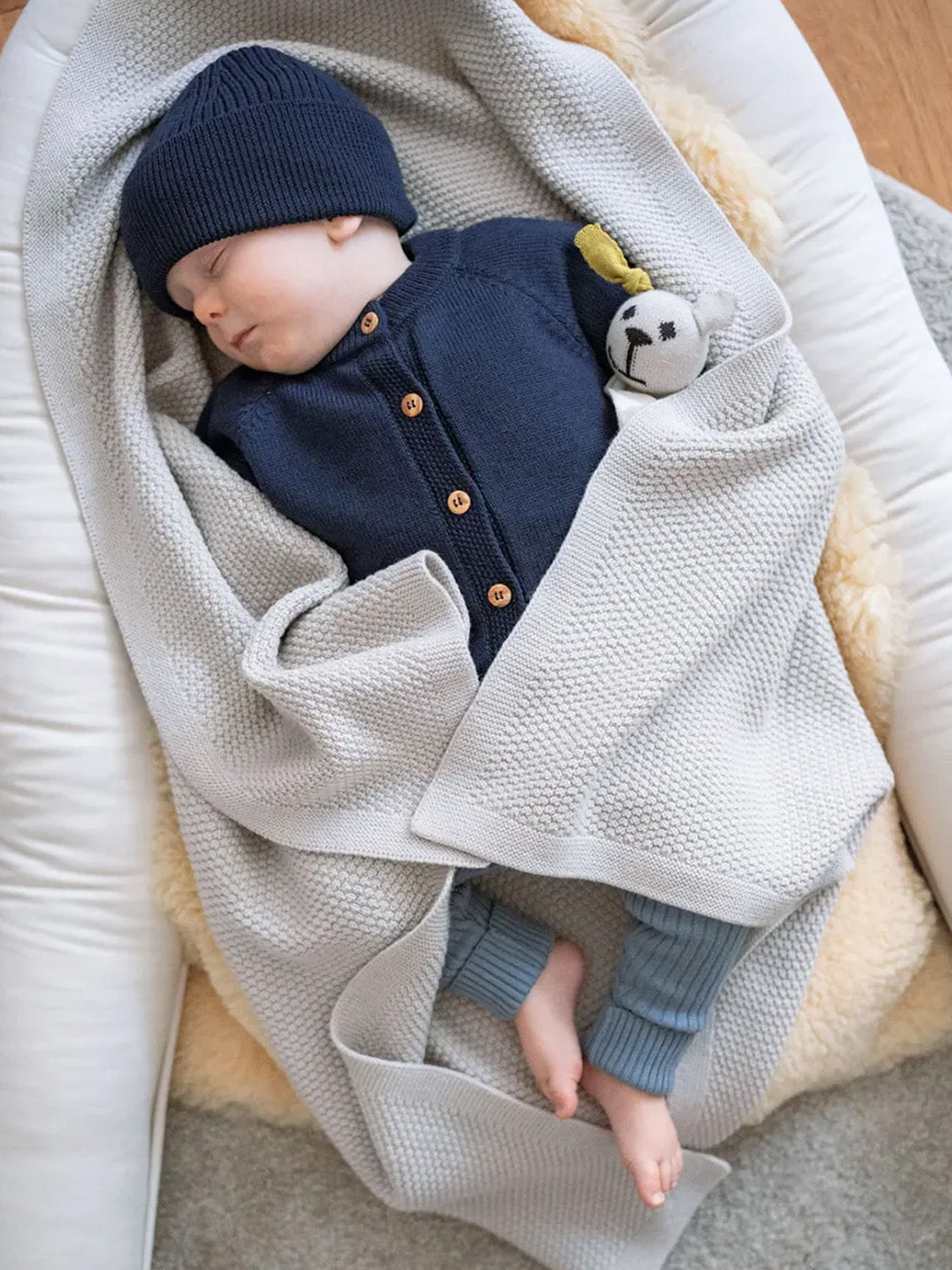 THE WOOLLY BEANIE - midnight blue