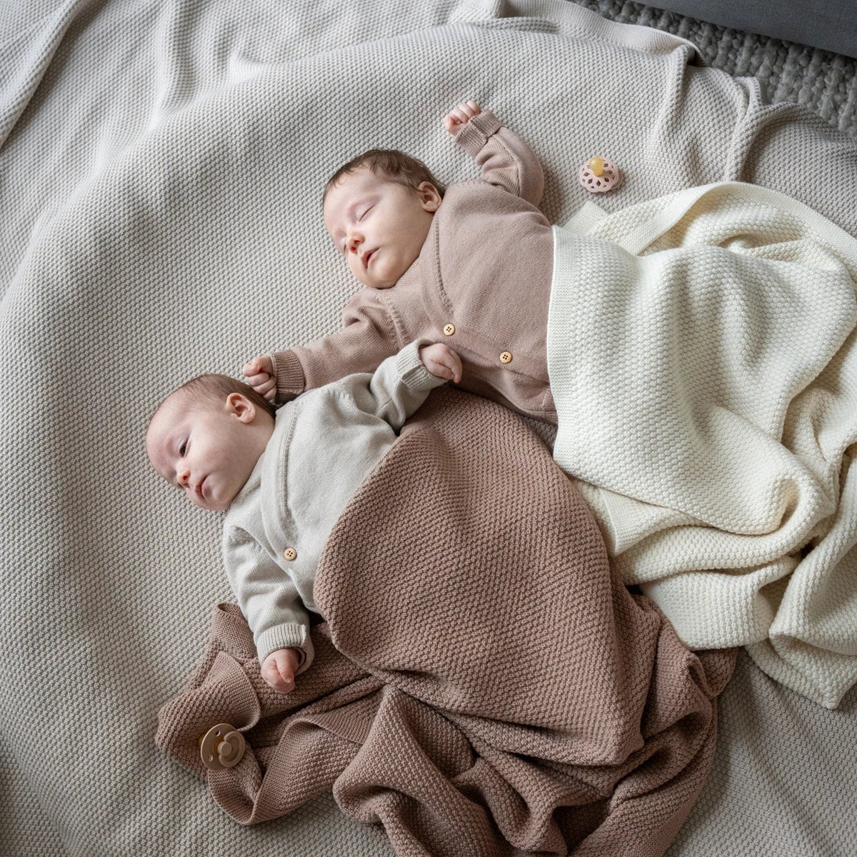 THE WOOLLY FAMILY BLANKET - sand