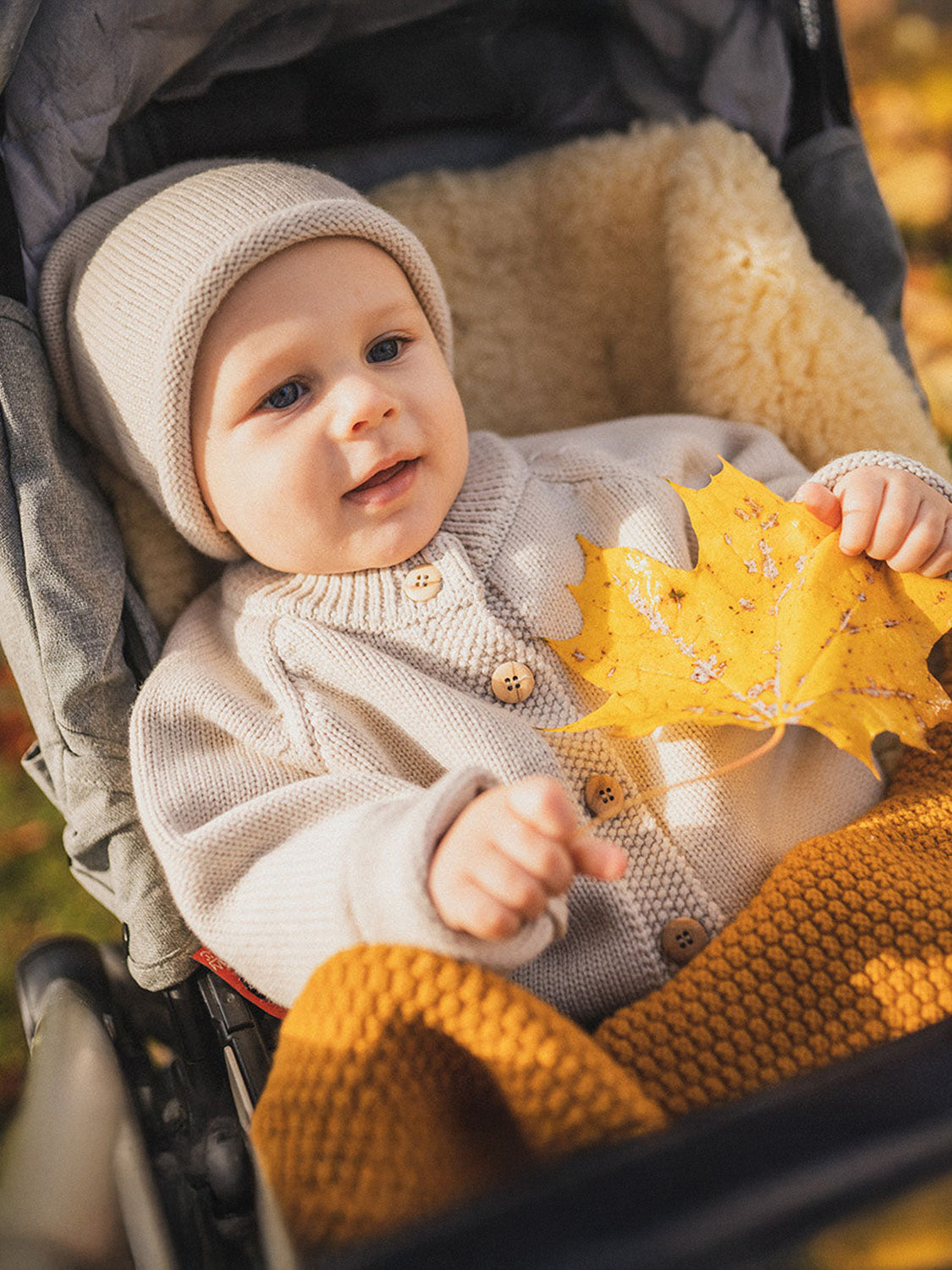 THE WOOLLY HAT - sand
