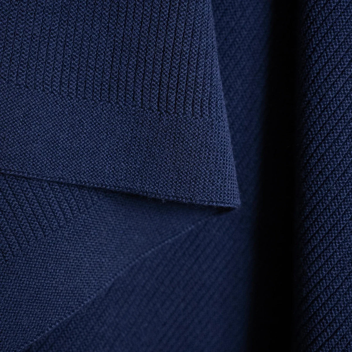 THE WOOLLY RIB BLANKET - midnight blue