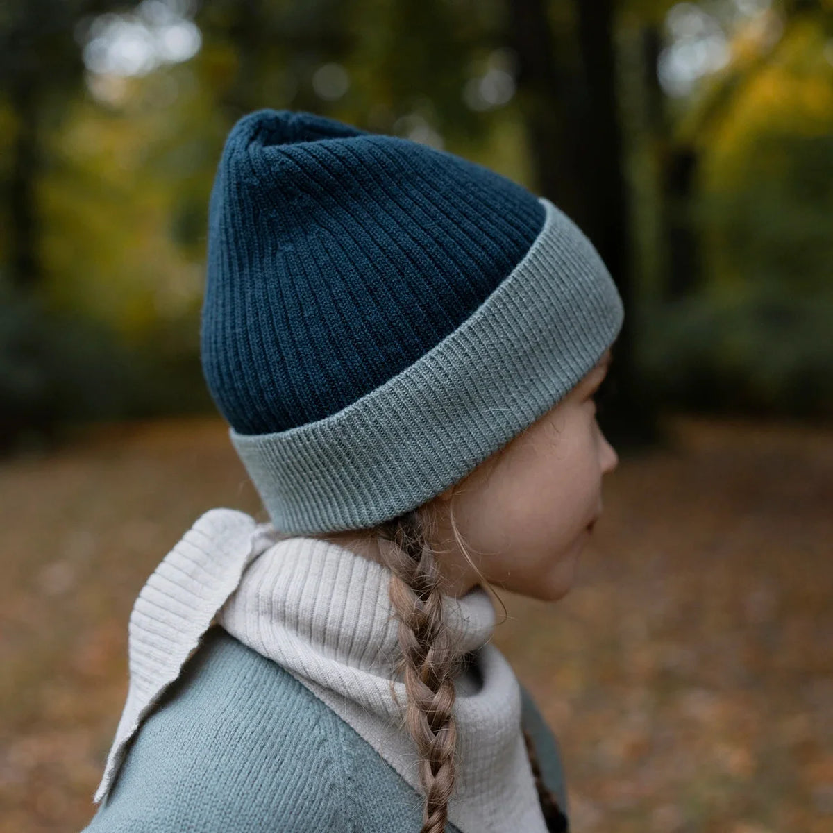 THE WOOLLY TRIANGLE SCARF SMALL - sage