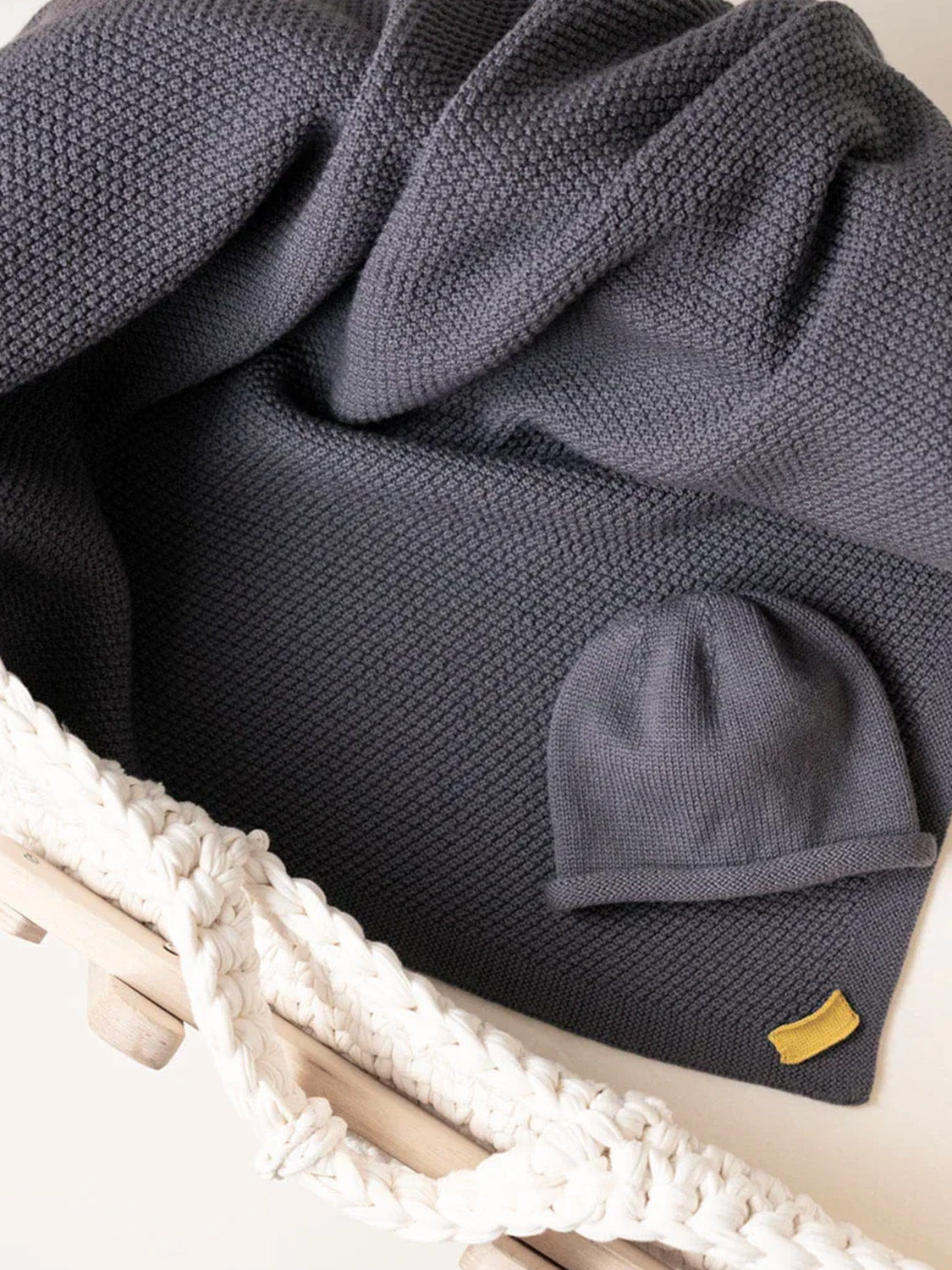 THE WOOLLY BLANKET - grey