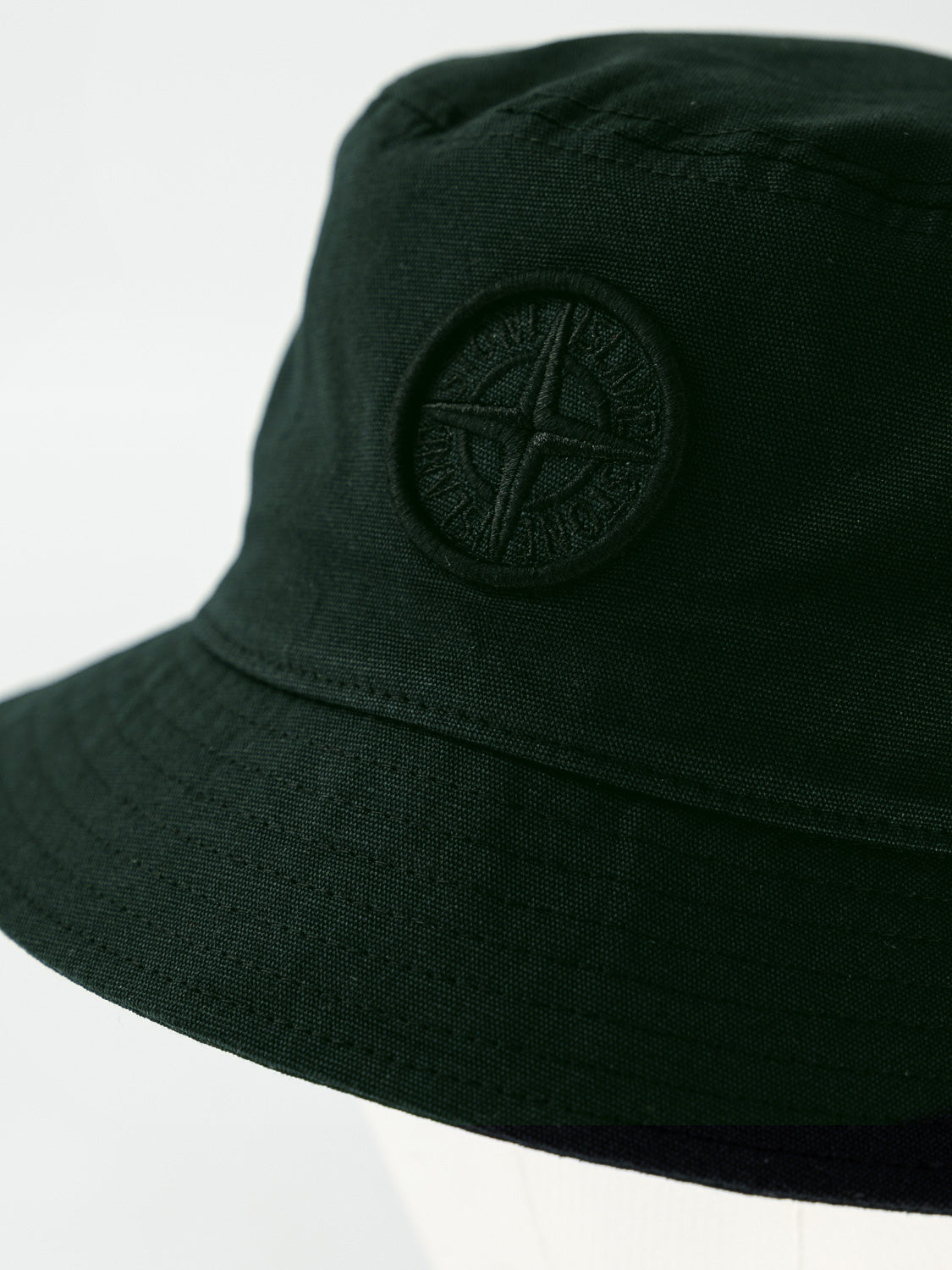 STONE ISLAND JUNIOR Kids hat  in  1708016647-6909299283-5.jpg | NICKIS.com