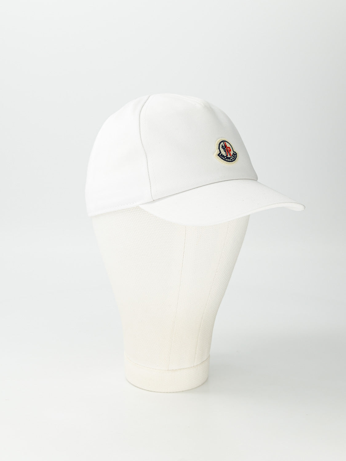 Moncler Enfant Kids Cap White in White 1711017978-6900000060-3.jpg | NICKIS.com