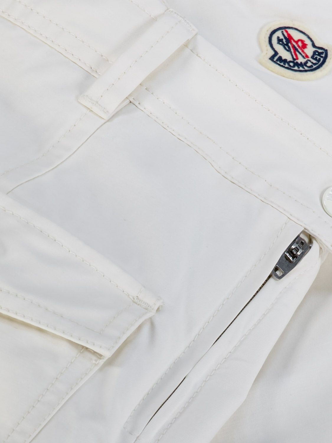 Moncler Enfant Kids Shorts Ivory in Ivory 1725352715-6900000207-8.jpg | NICKIS.com