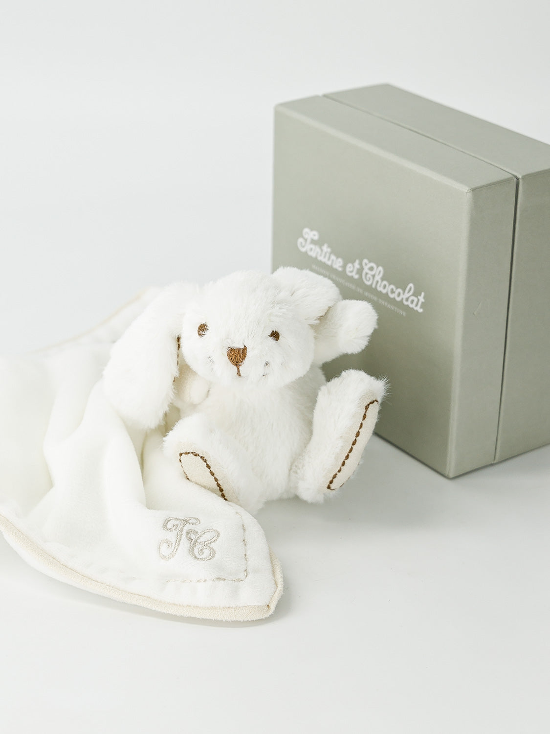 Tartine et Chocolat Kids cuddly cloth Augustin, Le Lapin White in White 3307715619-9.jpg | NICKIS.com