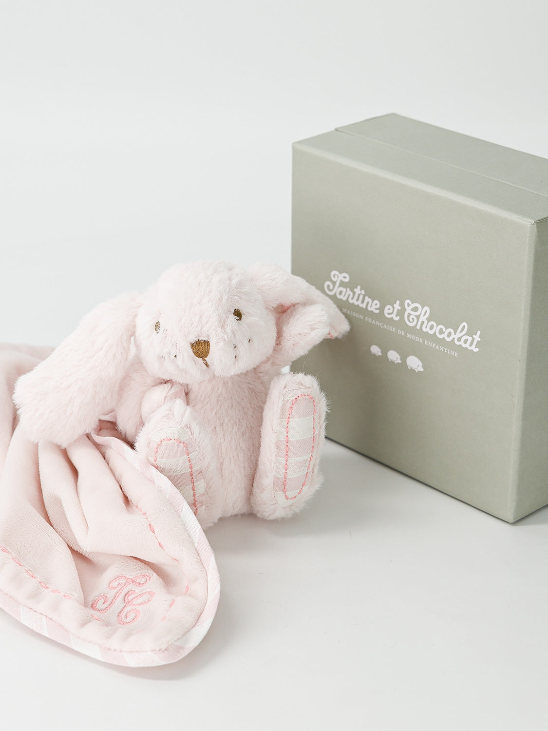 Tartine et Chocolat Kids cuddly cloth Augustin, Le Lapin  in  3308007919-9.jpg | NICKIS.com