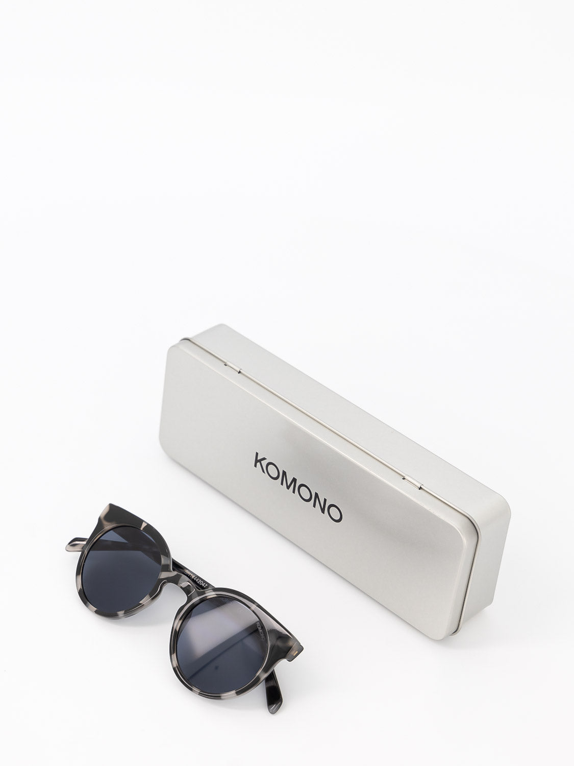 KOMONO Kids Sunglasses Lulu Teens Acapulco Grey in Grey 6500375123-4.jpg | NICKIS.com