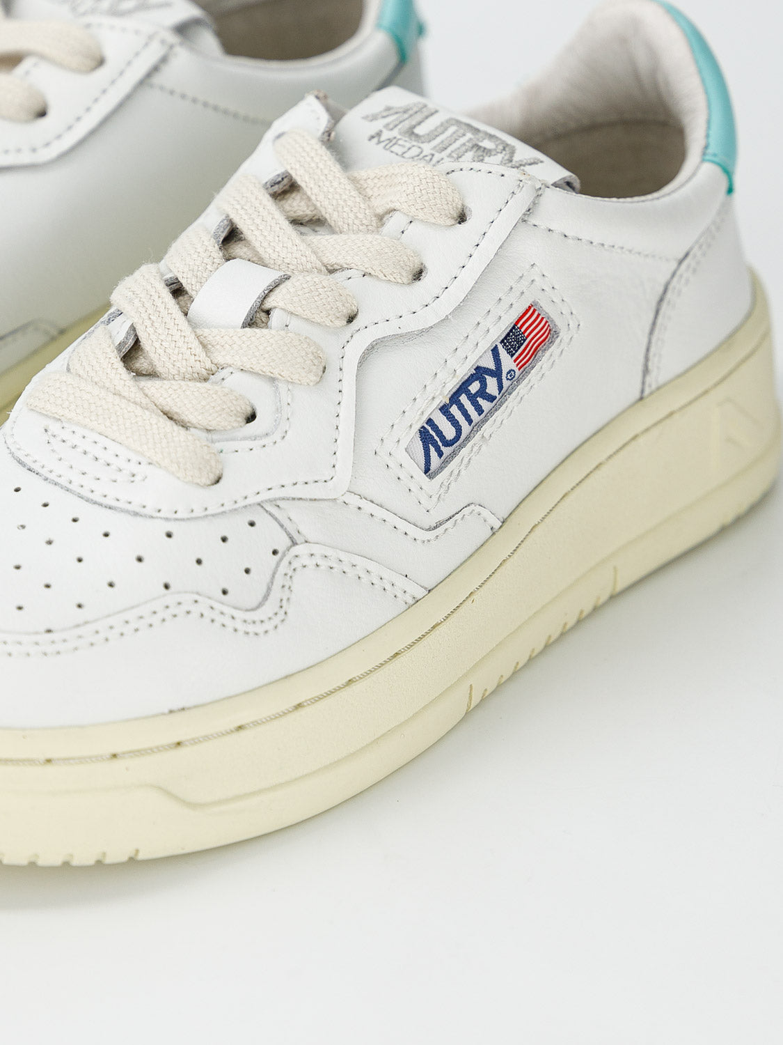 Autry Kids sneakers Autry White in White 6702207576-7.jpg | NICKIS.com