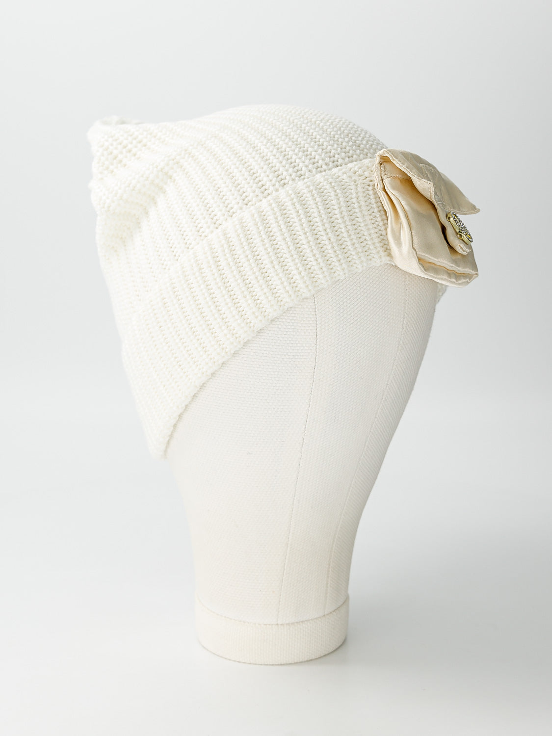 Monnalisa Kids beanie White in White 6805305752-3.jpg | NICKIS.com