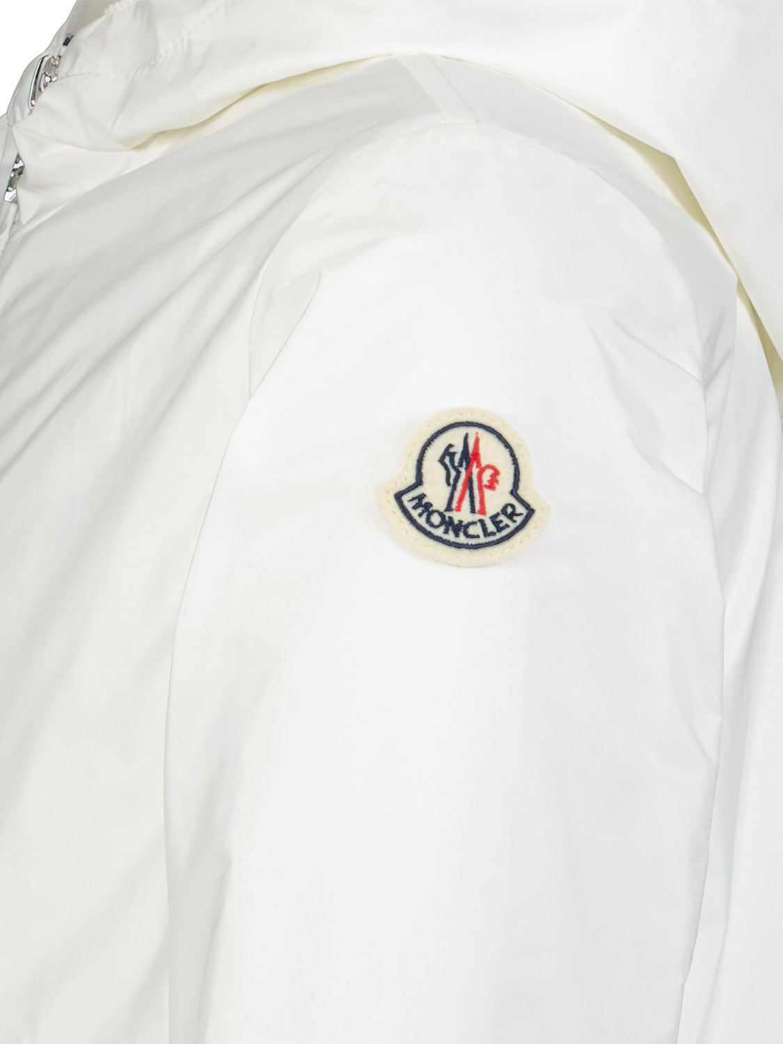 Moncler Enfant Kids Rain Jacket New_urville White in White 6900000188-7.jpg | NICKIS.com