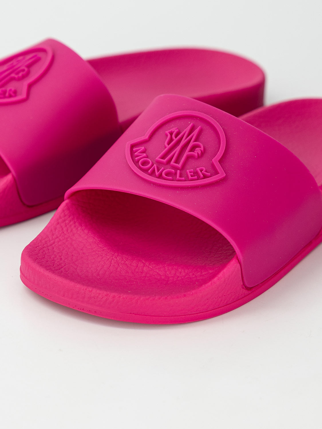 Moncler Enfant Kids Slides Petit Basile Fuchsia in Fuchsia 6900000215-7.jpg | NICKIS.com