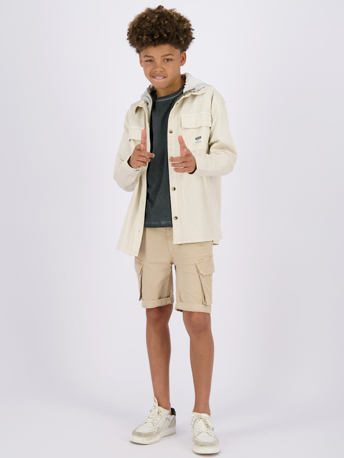 Vingino Kids Shorts Ribu Beige in Beige 6902434220-2.jpg | NICKIS.com