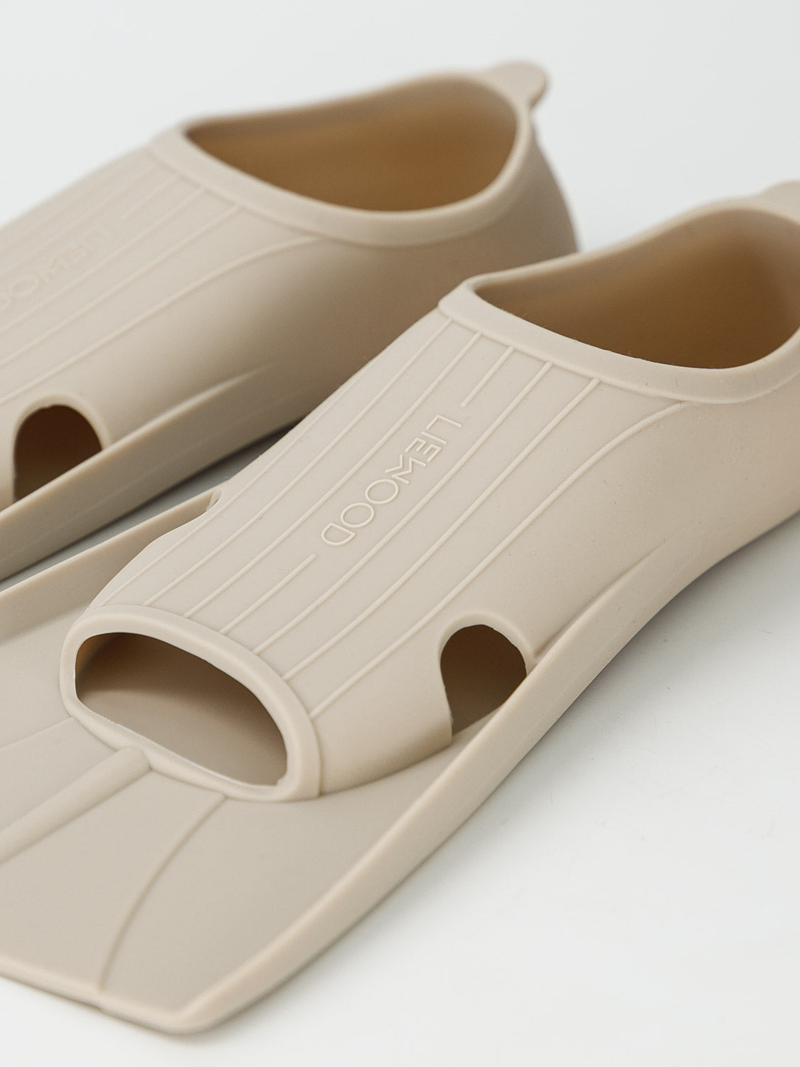 LIEWOOD Kids Swimming fins Gustav Beige in Beige 6904897158-4.jpg | NICKIS.com