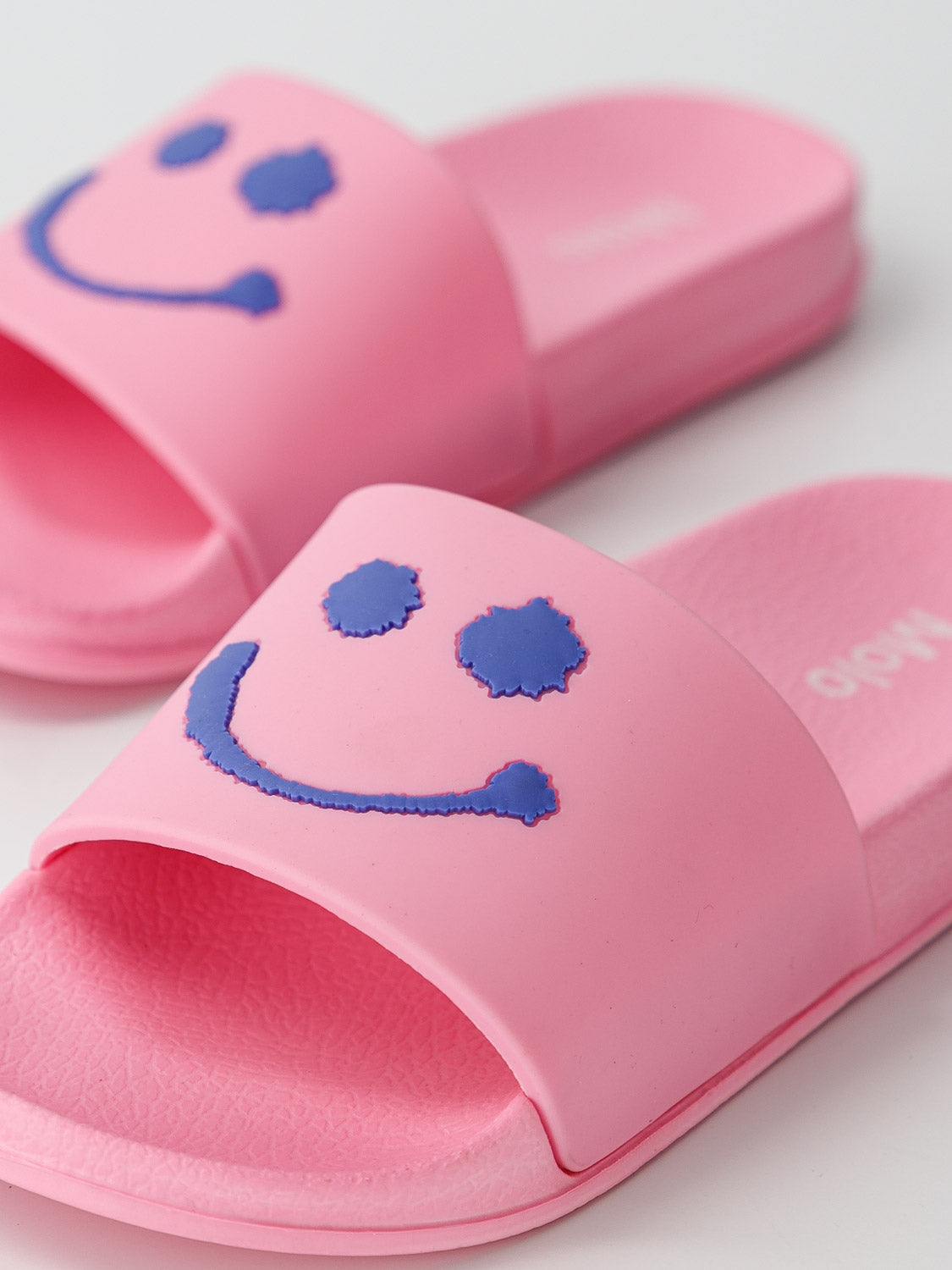 Molo Kids Slides Zhappy Fuchsia in Fuchsia 6905832173-7.jpg | NICKIS.com