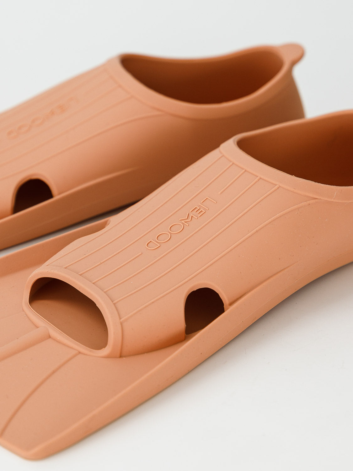 LIEWOOD Kids Swimming fins Gustav Apricot in Apricot 6906175058-4.jpg | NICKIS.com