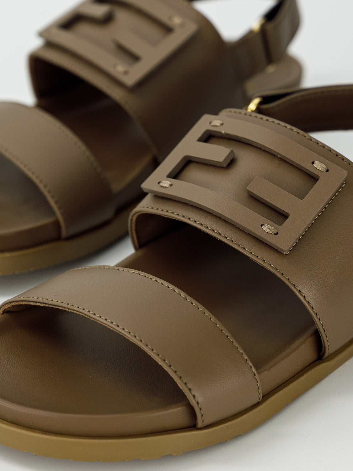 Kids fendi slides online