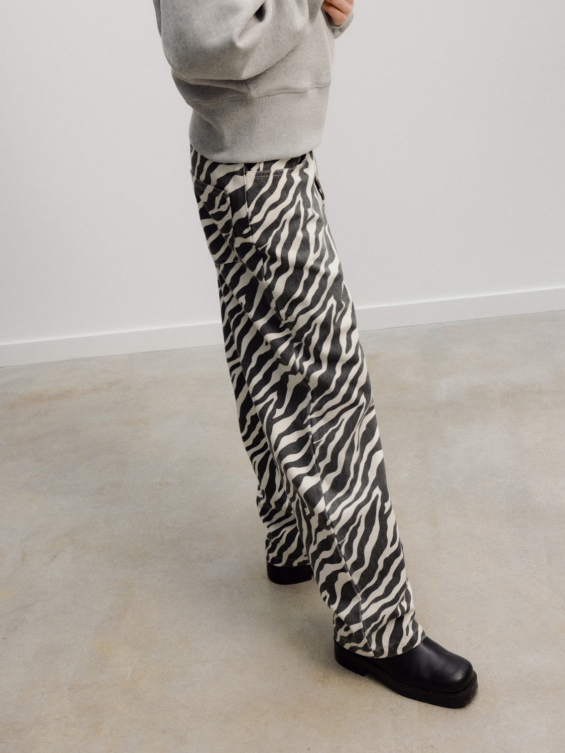 7408390756-3.jpg