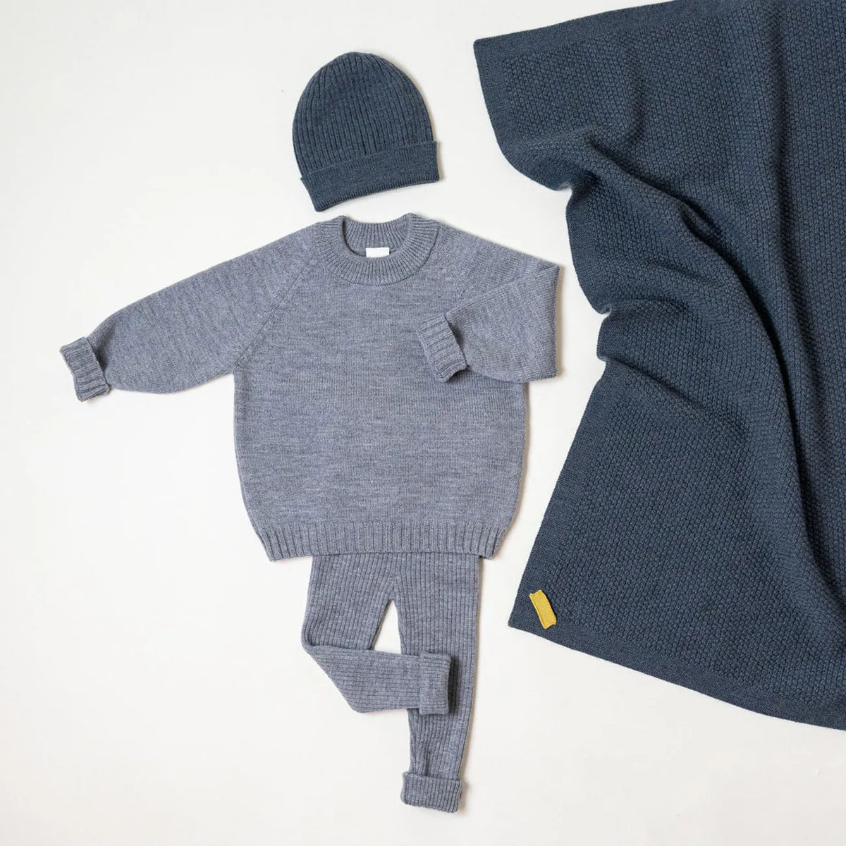 THE WOOLLY BEANIE - graphite grey