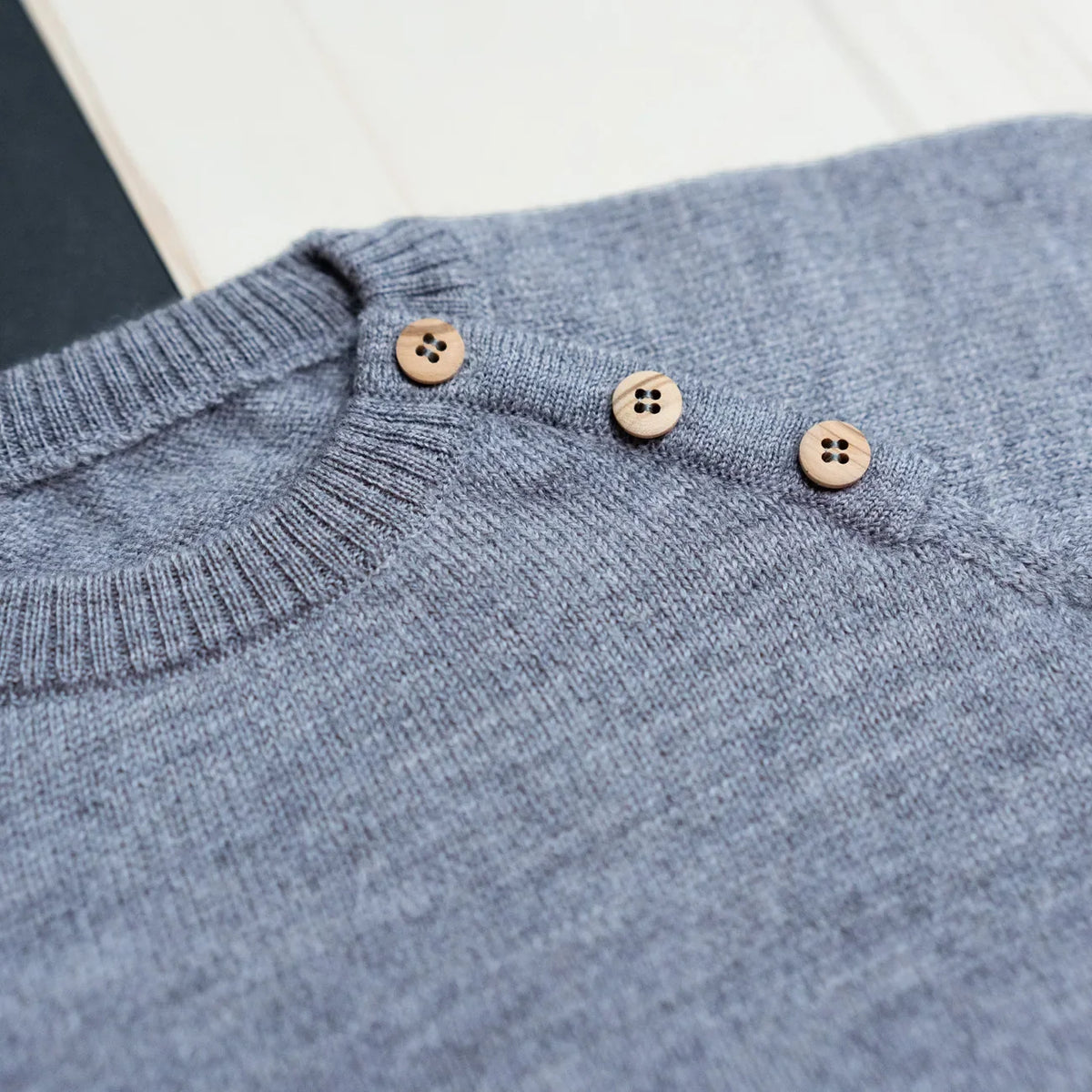 THE WOOLLY BABY SWEATER - cloud grey