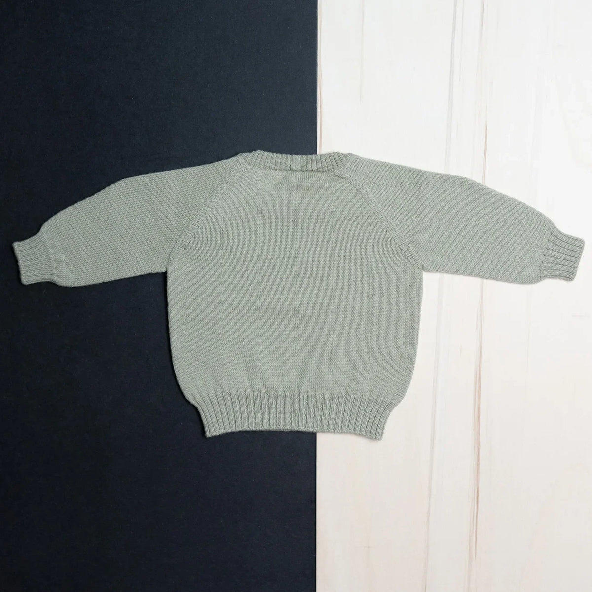 THE WOOLLY BABY SWEATER - light matcha