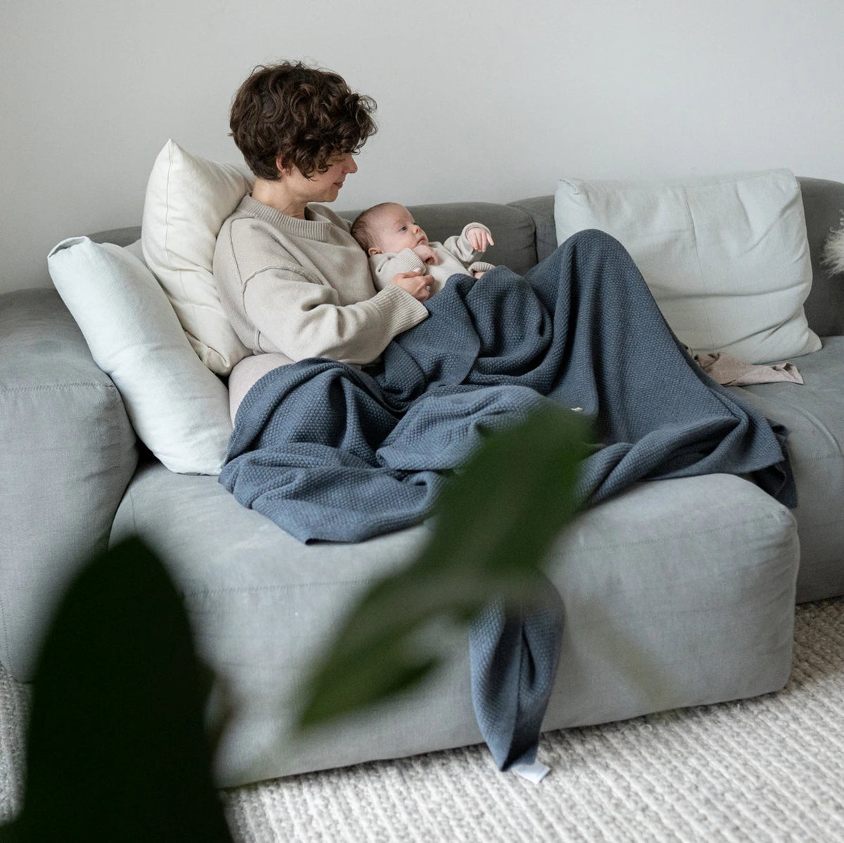 THE WOOLLY FAMILY BLANKET - graphite grey