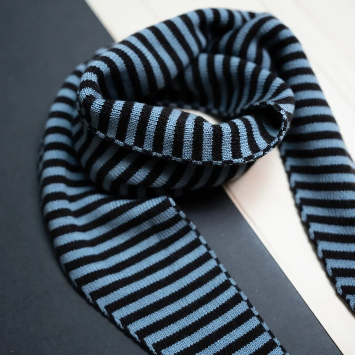 THE WOOLLY FAMILY SCARF STRIPED - CHOCOLATE / BLUE (Kopie)