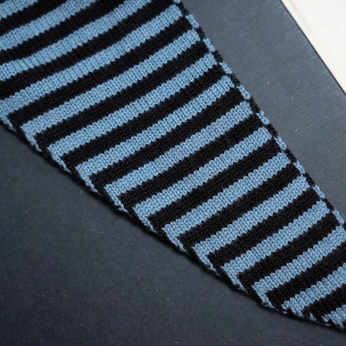 THE WOOLLY FAMILY SCARF STRIPED - CHOCOLATE / BLUE (Kopie)