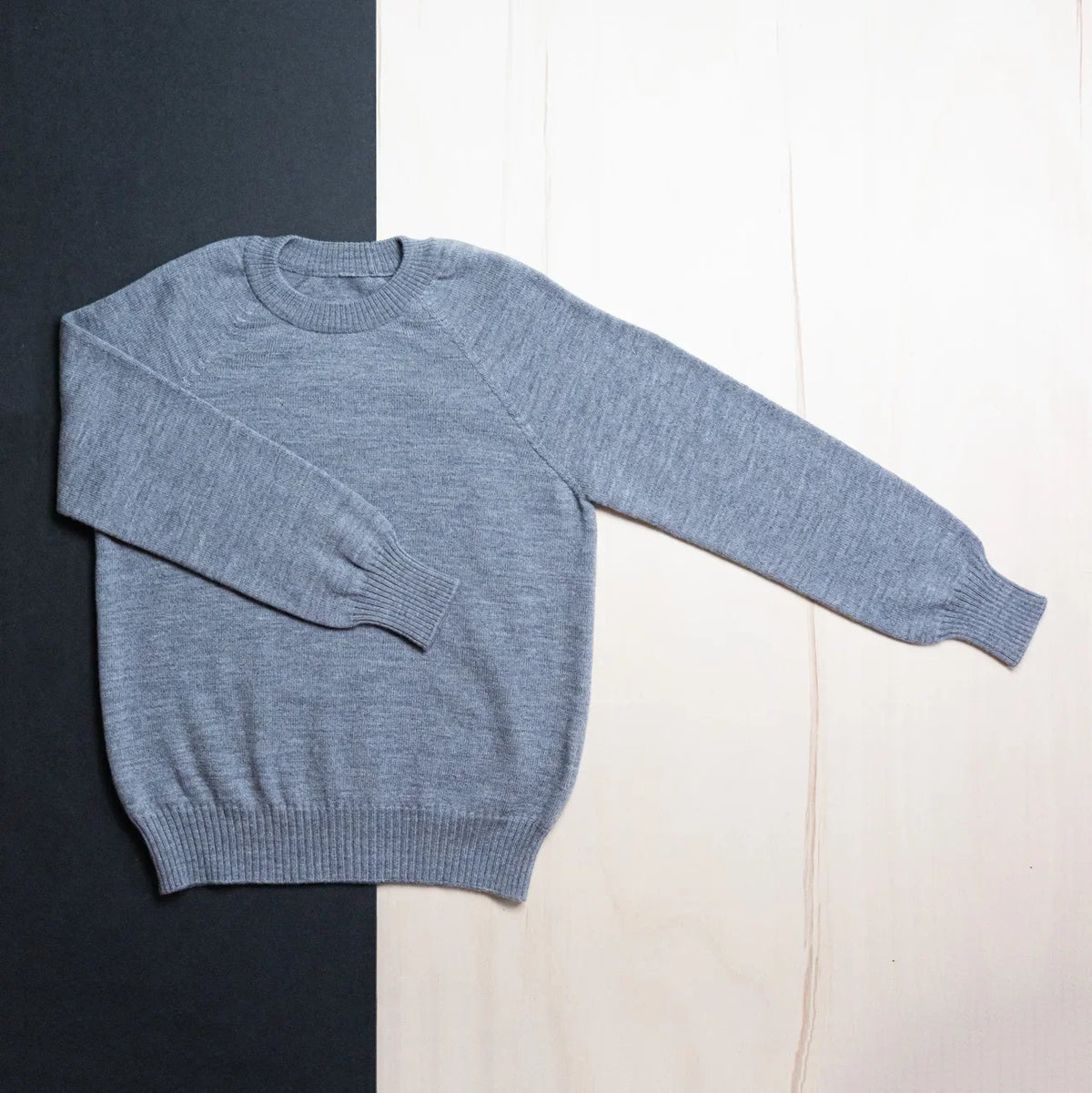 THE WOOLLY WO/MAN SWEATER - cloud grey