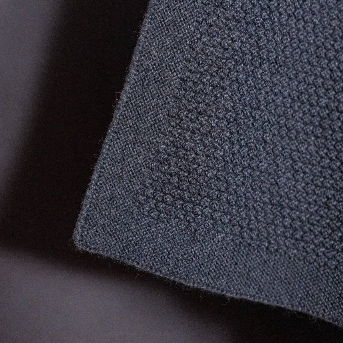 THE WOOLLY BLANKET - graphite grey